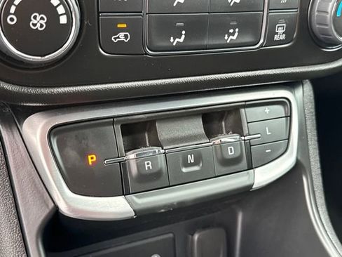 Used 2024 GMC Terrain SLE image 13