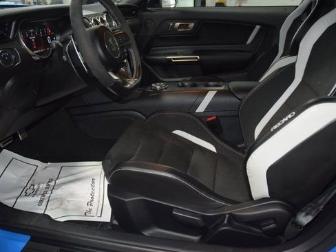 Used 2022 Ford Mustang Shelby GT500 w/ Technology Package image 34