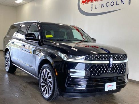 Certified 2026 Lincoln Navigator L Black Label AWD/4WD image 2