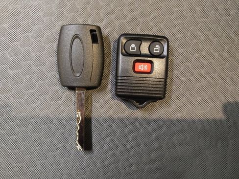 Used 2018 Ford Escape SE w/ SE Sync 3 Package image 32