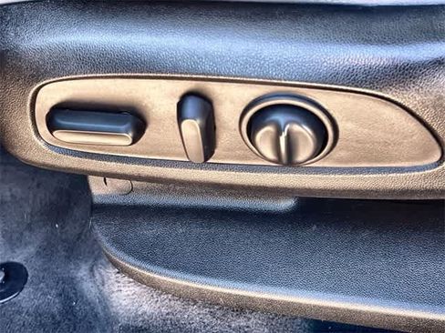 Used 2019 Buick Enclave Essence image 31