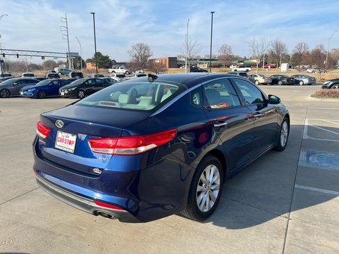 Used 2018 Kia Optima EX w/ Premium Package image 6