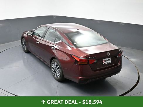 Used 2024 Nissan Altima 2.5 SV image 21