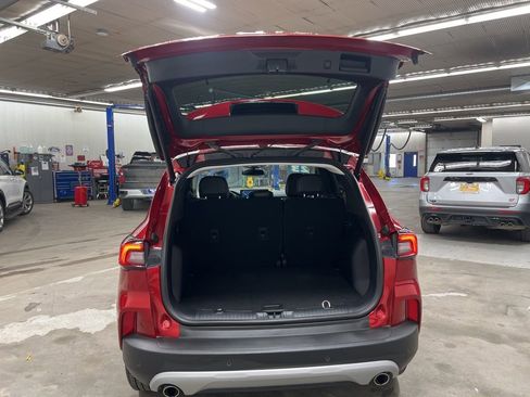 Certified 2023 Ford Escape Platinum w/ Premium Technology Package image 12
