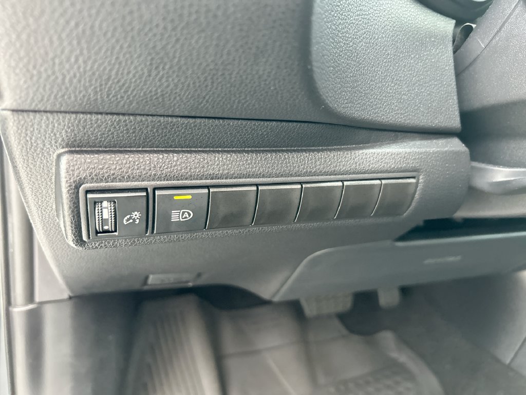 Used 2026 Toyota Corolla LE FWD image 13