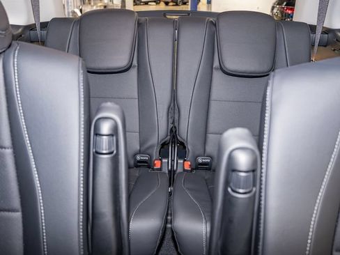 Used 2026 Mercedes-Benz GLS 450 4MATIC image 23