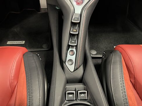 Used 2024 McLaren 750S Spider image 34