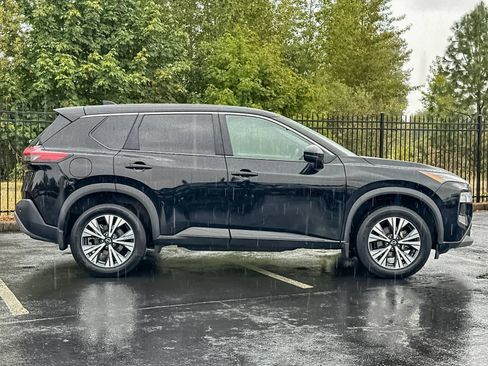 Used 2022 Nissan Rogue SV AWD/4WD image 2