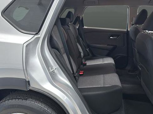 Used 2022 Nissan Rogue SV AWD/4WD image 26