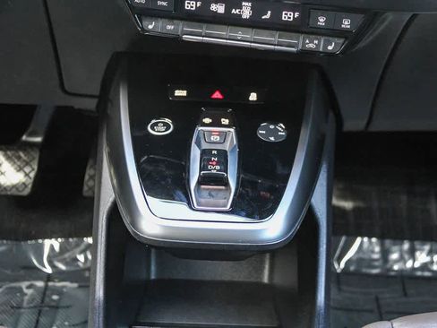 Used 2024 Audi Q4 e-tron Premium image 14
