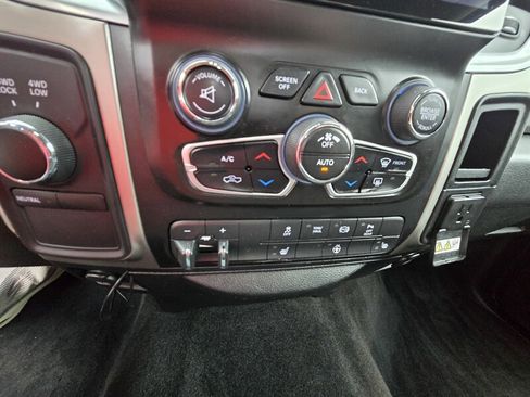 Used 2016 RAM 2500 Big Horn AWD/4WD image 19