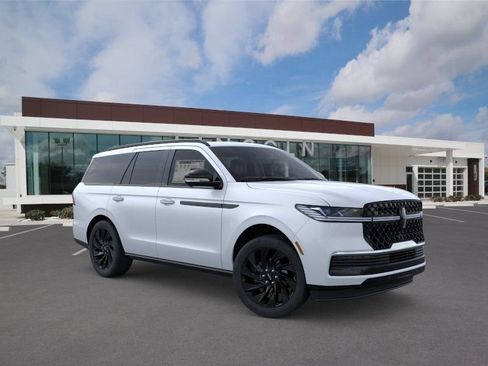 New 2025 Lincoln Navigator Reserve w/ Jet Appearance Package AWD/4WD image 7