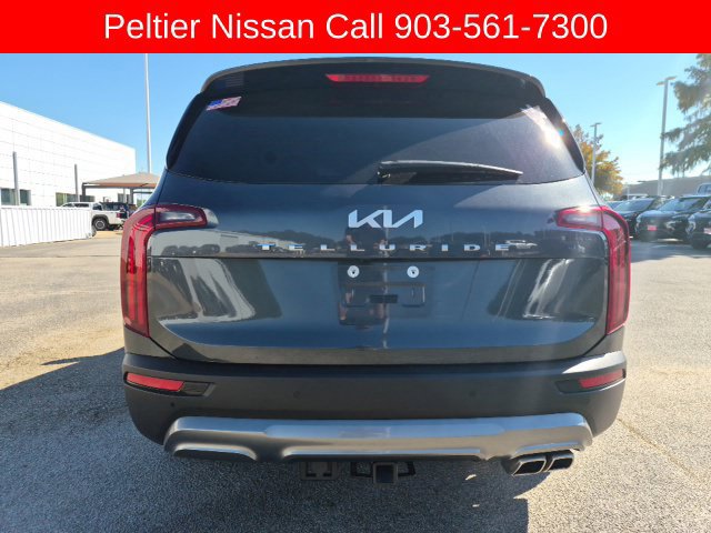 Used 2022 Kia Telluride SX w/ Towing Package FWD image 4