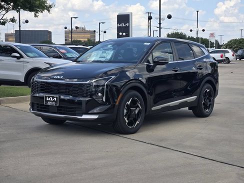 New 2026 Kia Sportage EX FWD image 2