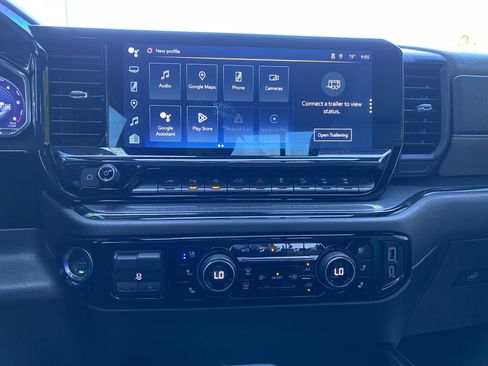 Used 2024 Chevrolet Silverado 1500 ZR2 w/ Technology Package image 14