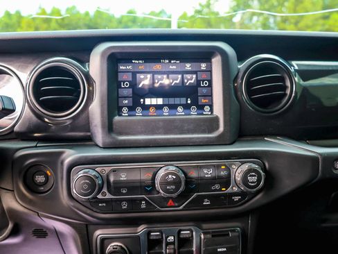 Used 2021 Jeep Wrangler Unlimited Sport w/ Technology Group AWD/4WD image 14