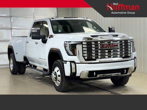 New 2026 GMC Sierra 3500 Denali w/ Technology Package AWD/4WD image 1