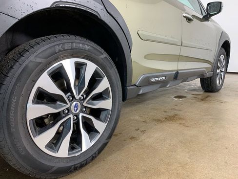 Used 2023 Subaru Outback Touring AWD/4WD image 9