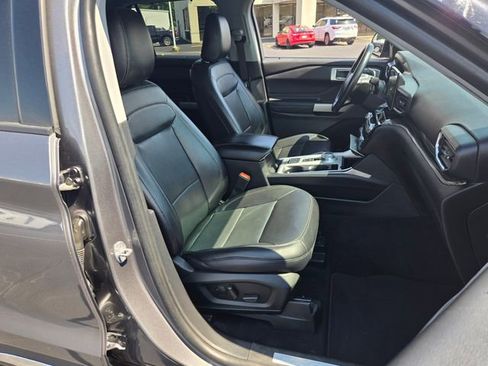 Used 2021 Ford Explorer Limited w/ Equipment Group 301A RWD image 19
