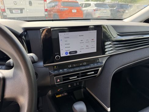 Used 2025 Toyota Camry LE image 20