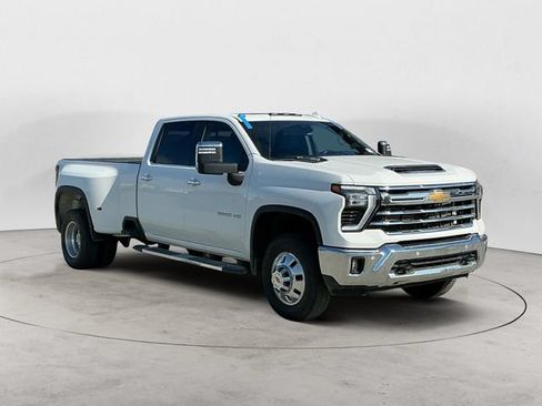 Used 2024 Chevrolet Silverado 3500 LTZ w/ LTZ Plus Package AWD/4WD image 7