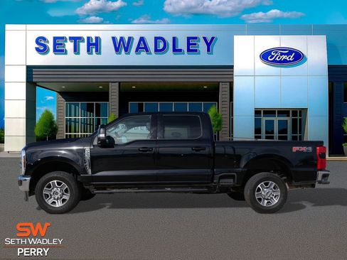 Certified 2025 Ford F250 Lariat w/ FX4 Off-Road Package image 3