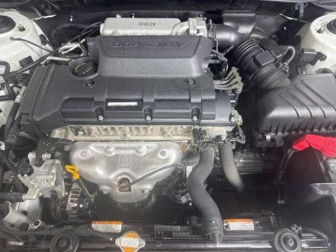 Used 2009 Kia Spectra EX image 9