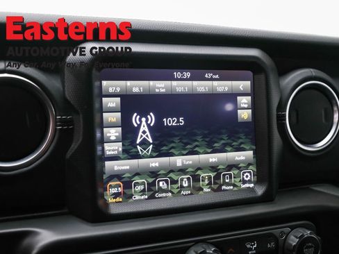 Used 2022 Jeep Wrangler Unlimited Sahara AWD/4WD image 19