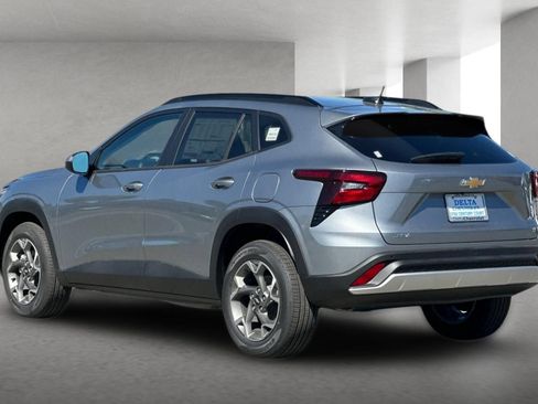 New 2026 Chevrolet Trax LT w/ Sunroof Package FWD image 6