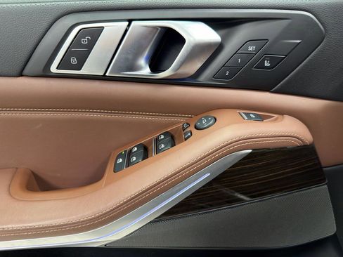 Used 2021 BMW X5 M50i AWD/4WD image 15