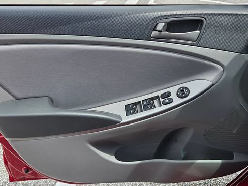 Used 2016 Hyundai Accent SE FWD image 30