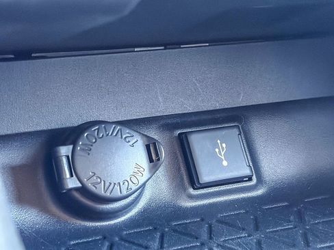 Used 2021 Toyota RAV4 XLE FWD image 34