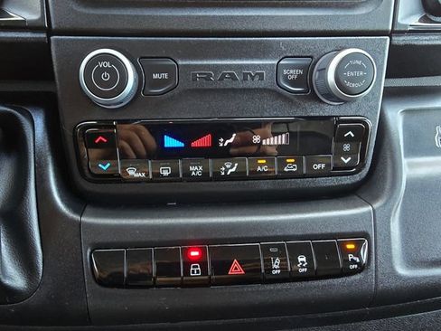Used 2025 RAM ProMaster 1500 w/ Safety Group FWD image 14