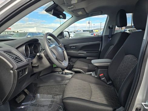 Used 2025 Mitsubishi Outlander Sport SE AWD/4WD image 21