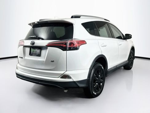 Used 2016 Toyota RAV4 LE FWD image 9