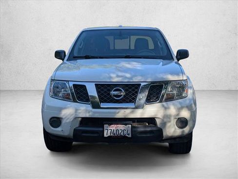 Used 2016 Nissan Frontier SV RWD image 2