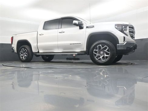 Used 2023 GMC Sierra 1500 SLT image 37