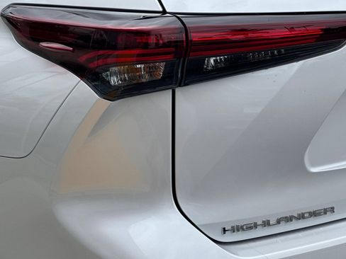 Used 2026 Toyota Highlander XSE AWD/4WD image 36