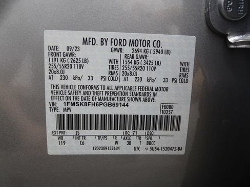 Used 2023 Ford Explorer Limited AWD/4WD image 23