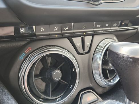 Used 2019 Chevrolet Camaro LT image 17