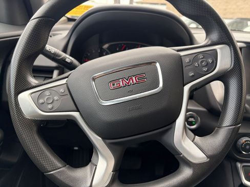 Used 2024 GMC Terrain SLE FWD image 27
