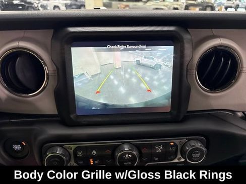 Used 2021 Jeep Wrangler Unlimited Sahara AWD/4WD image 18