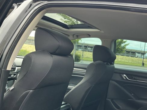 Used 2018 Honda Accord EX image 15