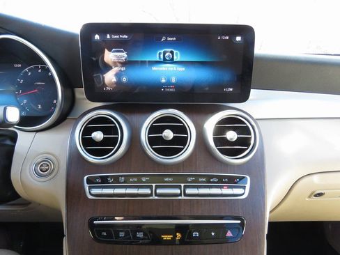 Used 2021 Mercedes-Benz GLC 300 4MATIC image 27