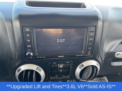 Used 2013 Jeep Wrangler Unlimited Sahara w/ Dual Top Group AWD/4WD image 19