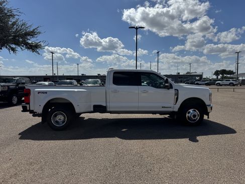 Used 2024 Ford F350 Lariat w/ Lariat Ultimate Package AWD/4WD image 4