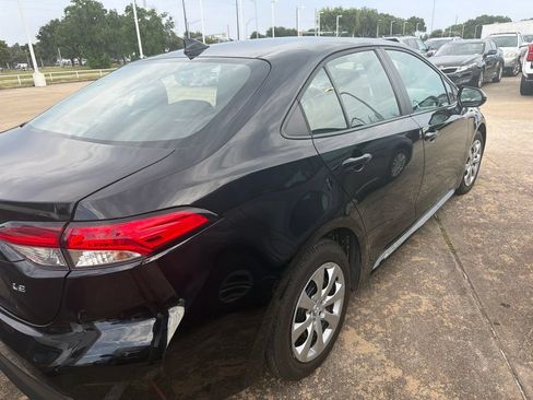 Used 2025 Toyota Corolla LE FWD image 5