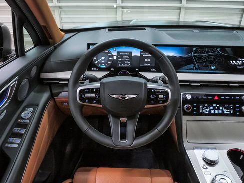 Certified 2025 Genesis GV80 2.5T Prestige AWD/4WD image 20
