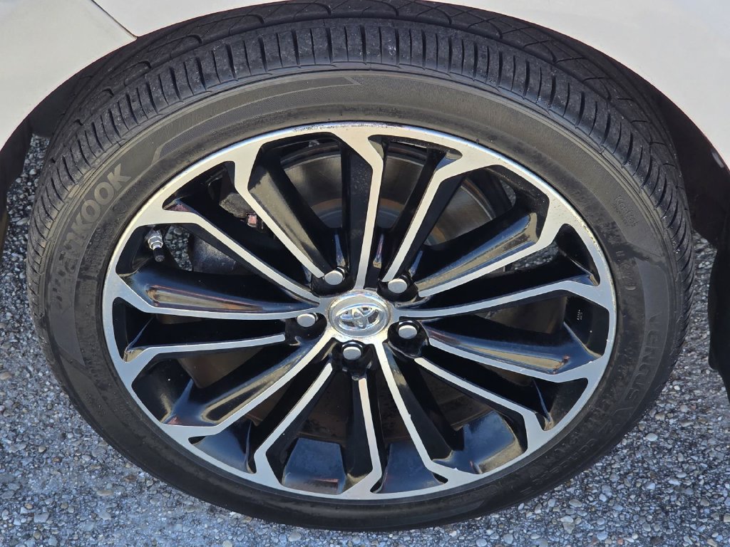 Used 2014 Toyota Corolla S FWD image 29