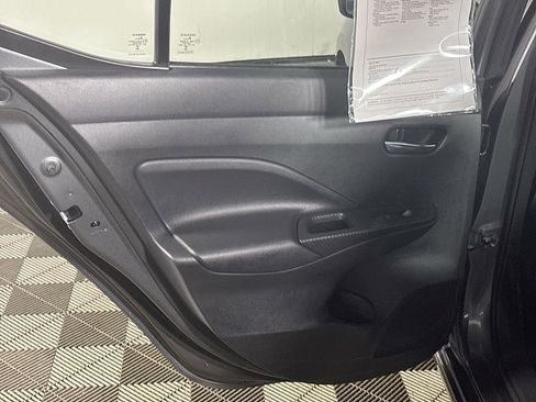 Used 2025 Nissan Versa SV image 18
